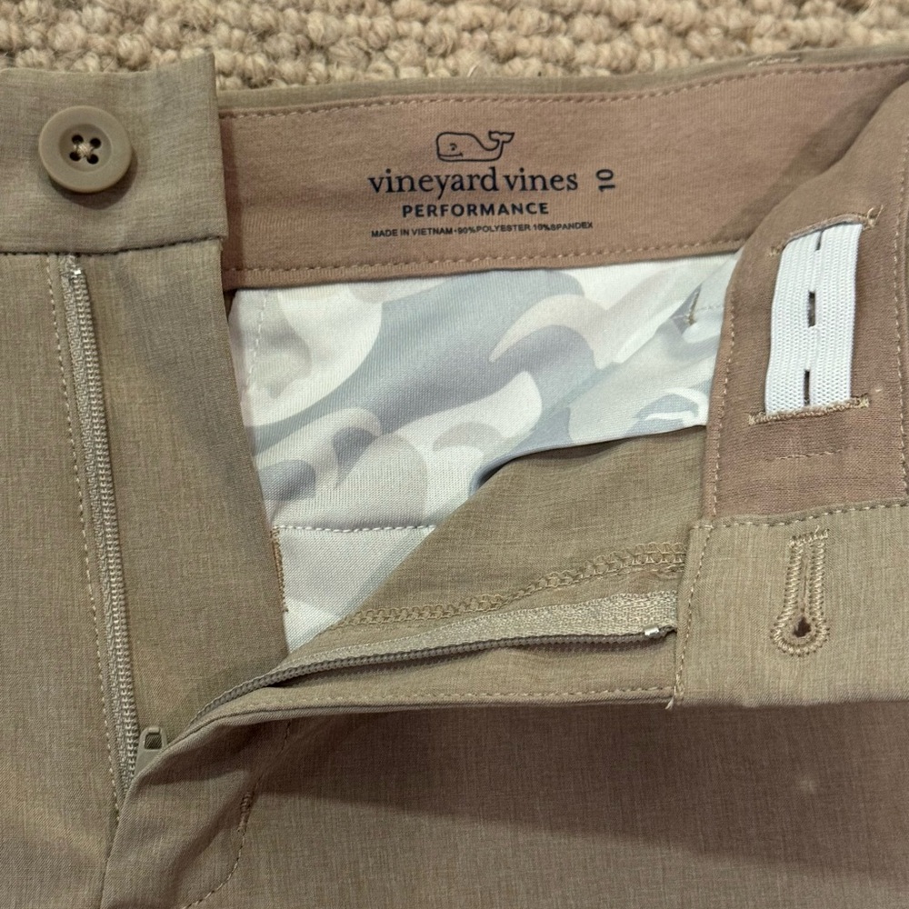 Vineyard Vines Boys Khaki Performance shorts size 10